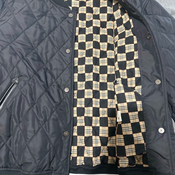 AUTHENTIC BURBERRY BOMBER JACKET! - Picture 5 of 6